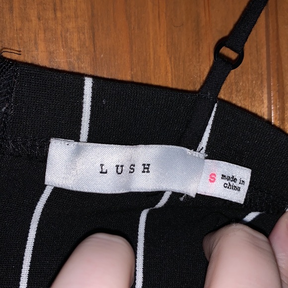 Adorable Black and White Mini Dress! - Picture 3 of 4